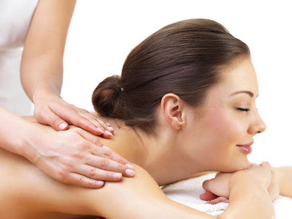 Cách massage lưng đơn giản giảm mệt mỏi